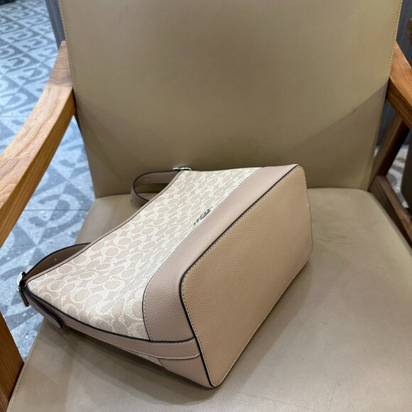 NWT Coach Jude Duffle Bag In Signature Canvas CBH20 - Picture 2 of 9